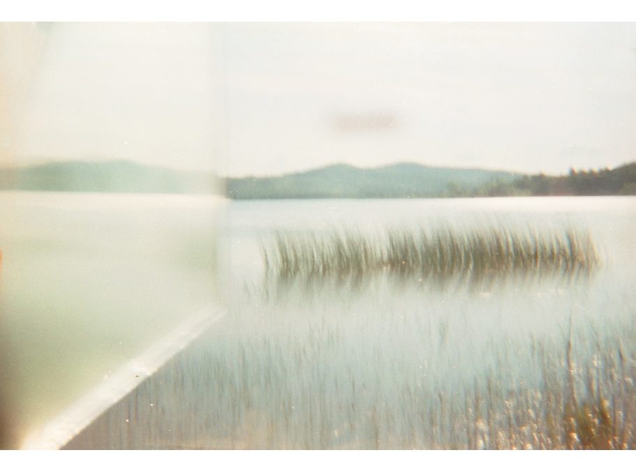 gure arteko begirada zeharkakoak